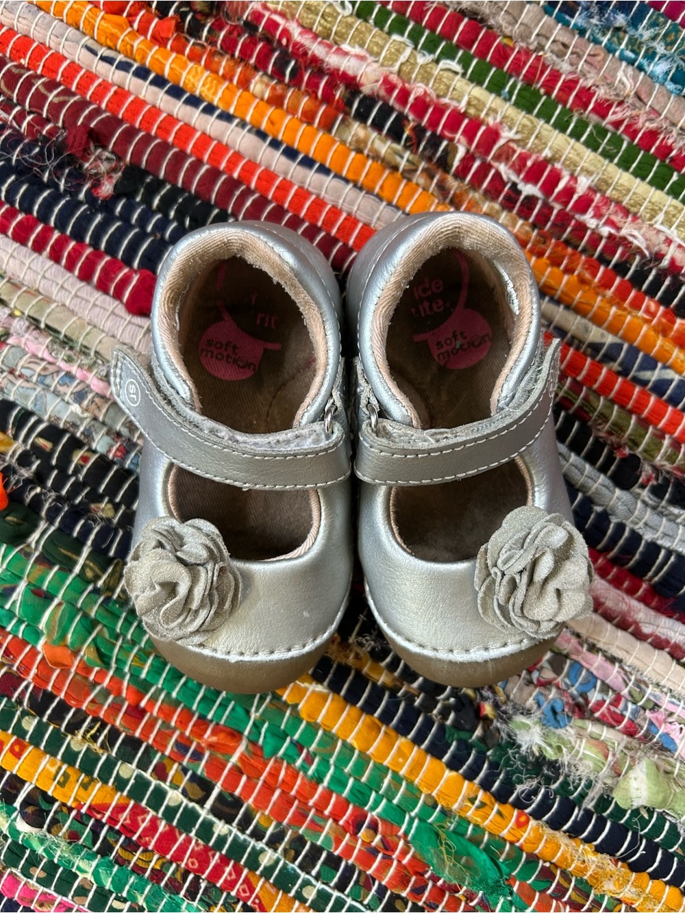 Stride Rite Metallic Silver Mary Jane Shoes with Flower Accent Infant 4.5